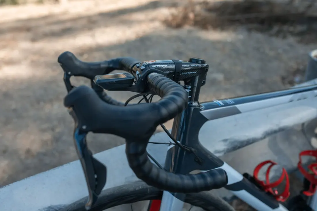 Manubrio di una bici da corsa